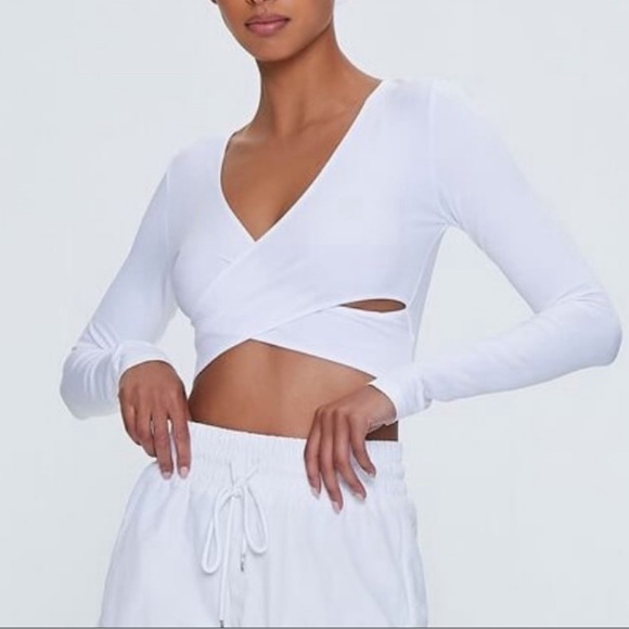 White Active Seamless Criss Cross Crop Top - Picture 3 of 12